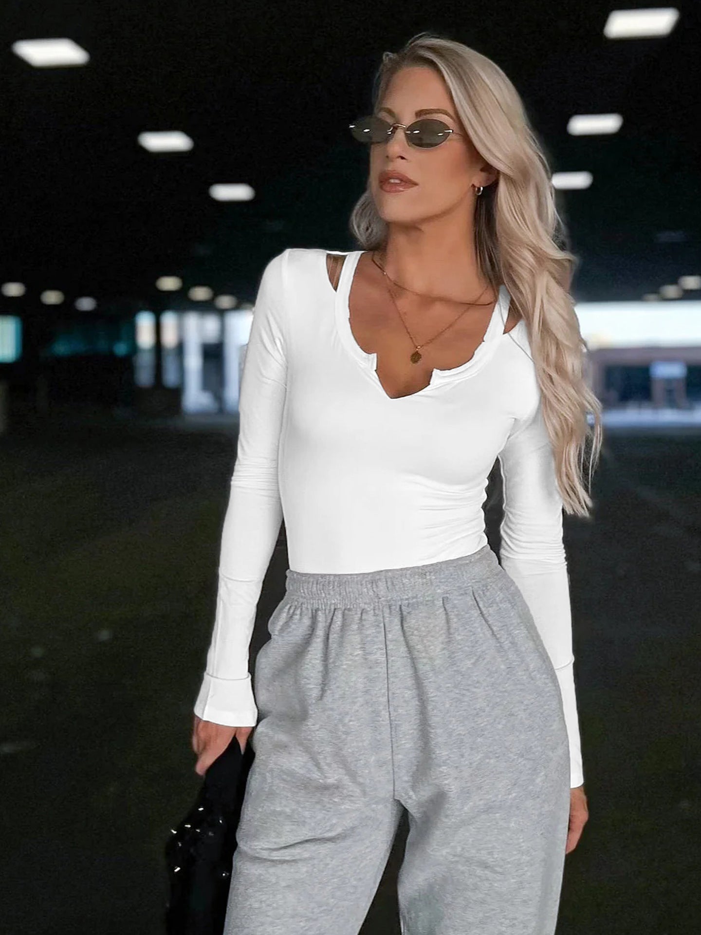 Women's Elegant Long-Sleeve Bodysuit – Modern Cut & Perfect Fit