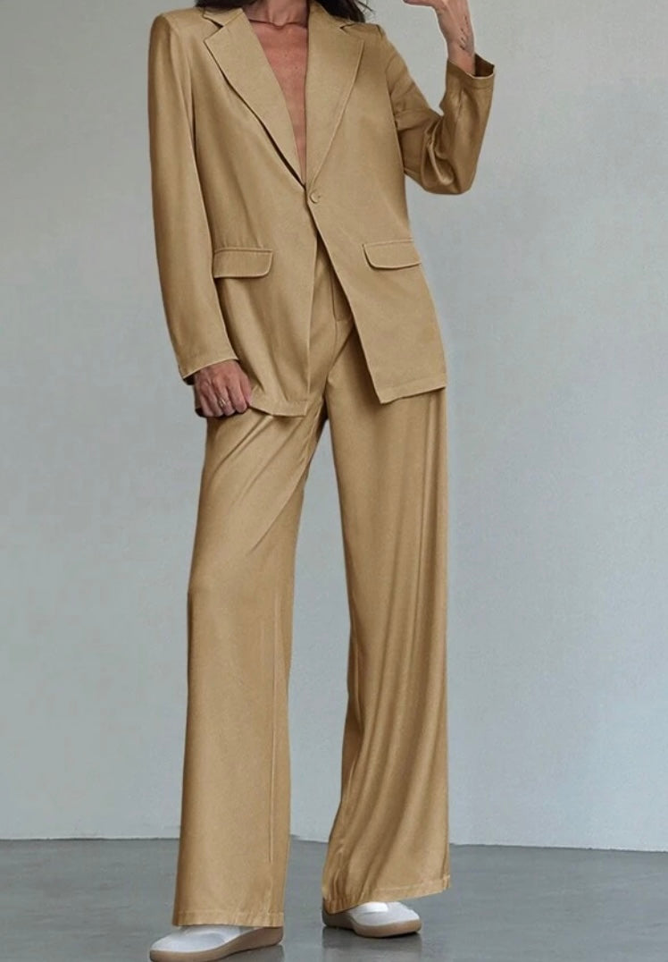Elegant Blazer and Pants Set - Effortless Elegance
