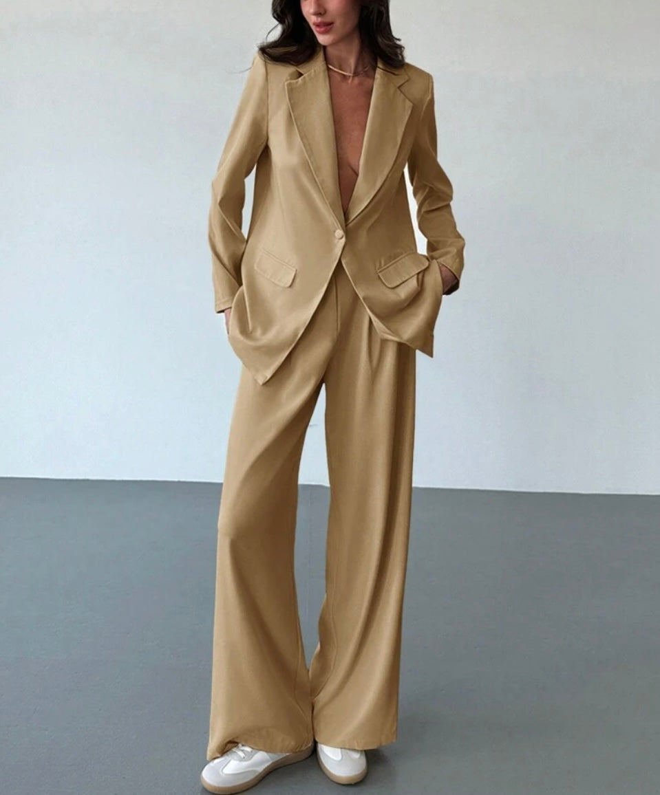 Elegant Blazer and Pants Set - Effortless Elegance