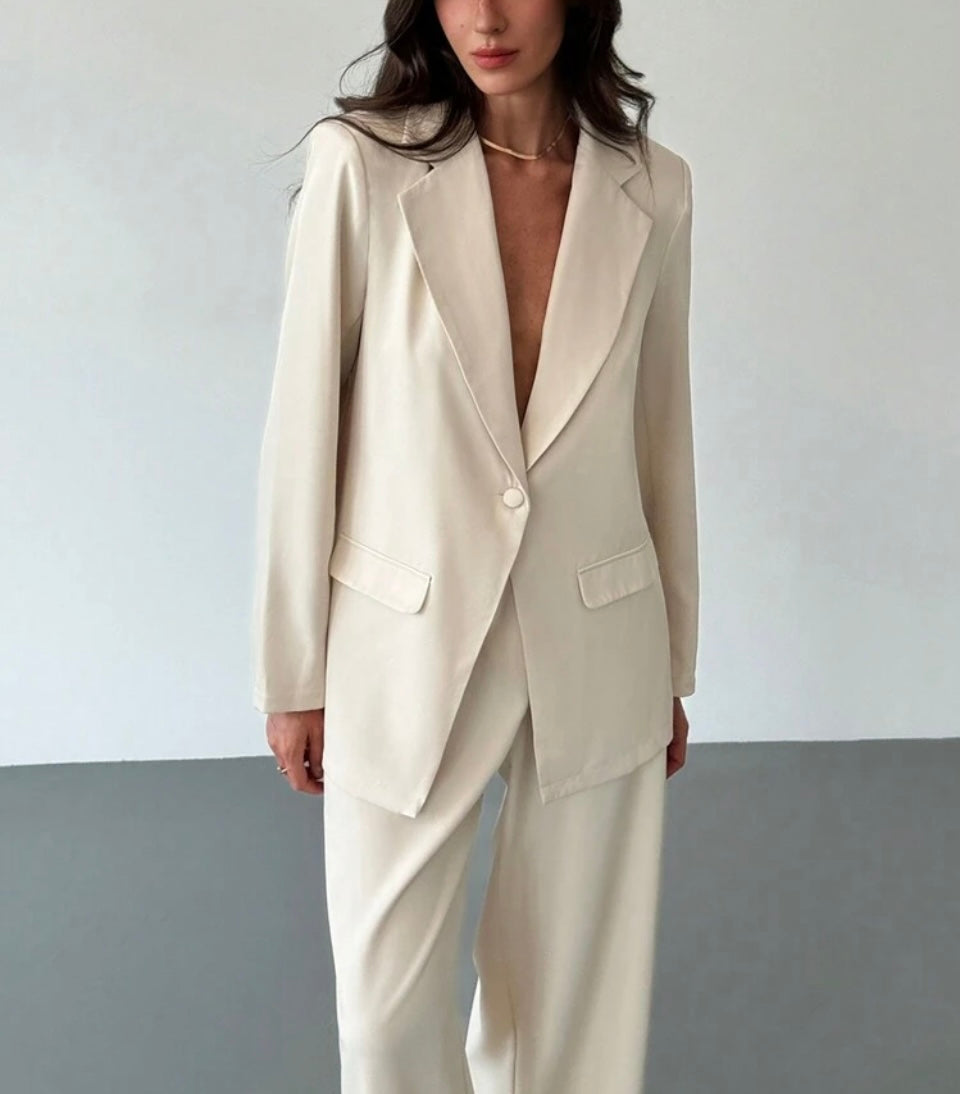 Elegant Blazer and Pants Set - Effortless Elegance