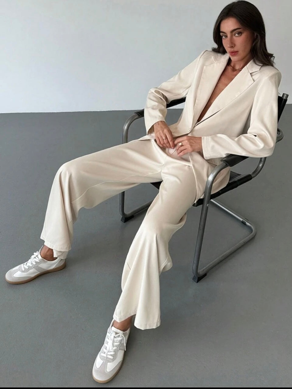 Elegant Blazer and Pants Set - Effortless Elegance