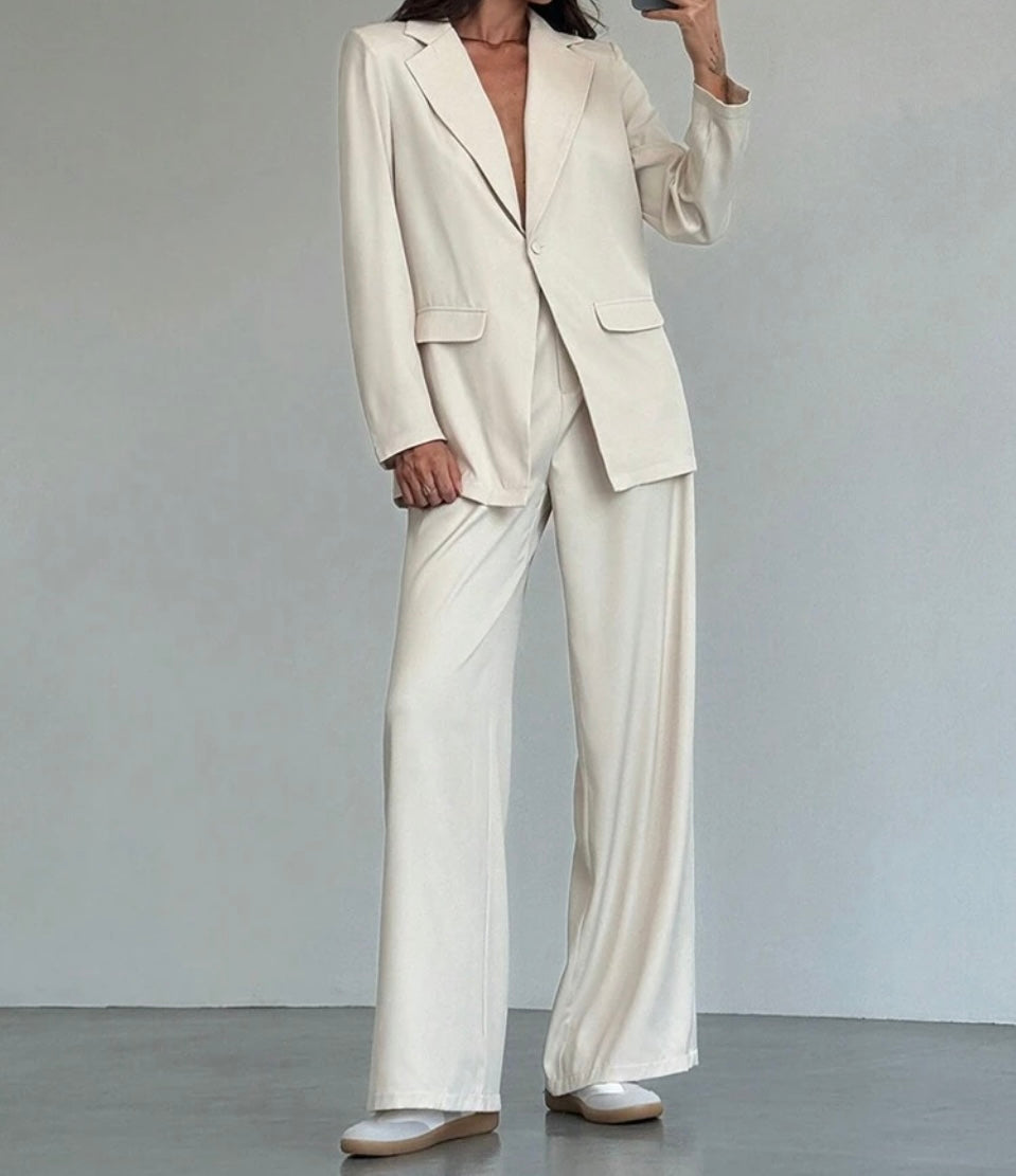Elegant Blazer and Pants Set - Effortless Elegance