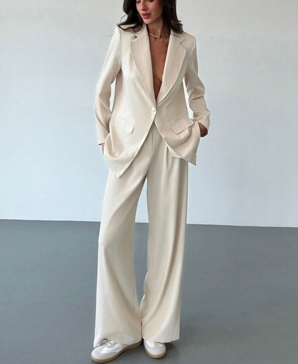 Elegant Blazer and Pants Set - Effortless Elegance